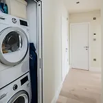 Stylish 2 Bedroom / 2 Bath In Notting Hill
